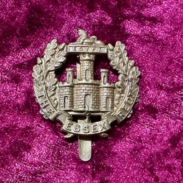 WW2 Essex Regiment Cap Badge